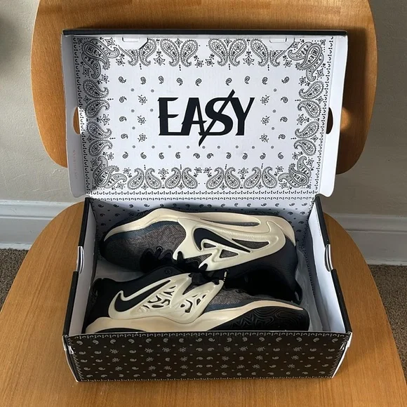 NIKE KD15: 50 YEARS OF HIP-HOP — BRAND NEW - Picture 1 of 9